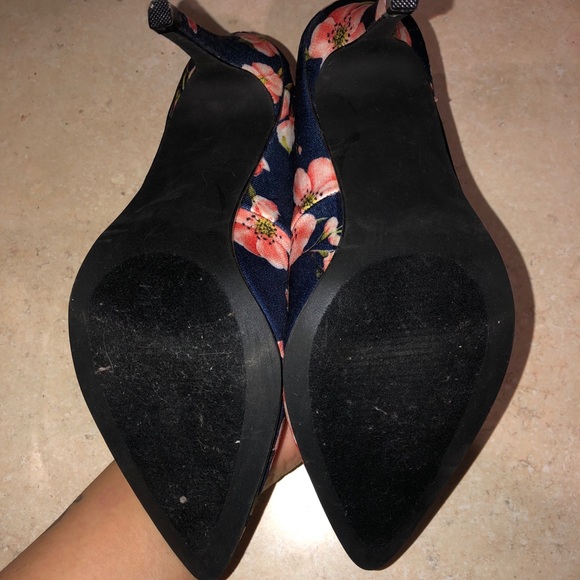 Shoes - Picture 3 of 3